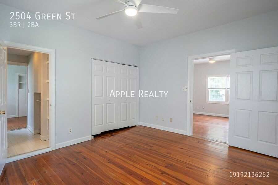 2504 Green St - Photo 5 of 23