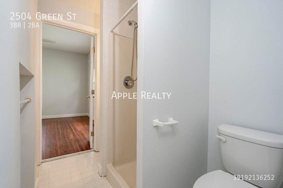 2504 Green St - Photo 7 of 23