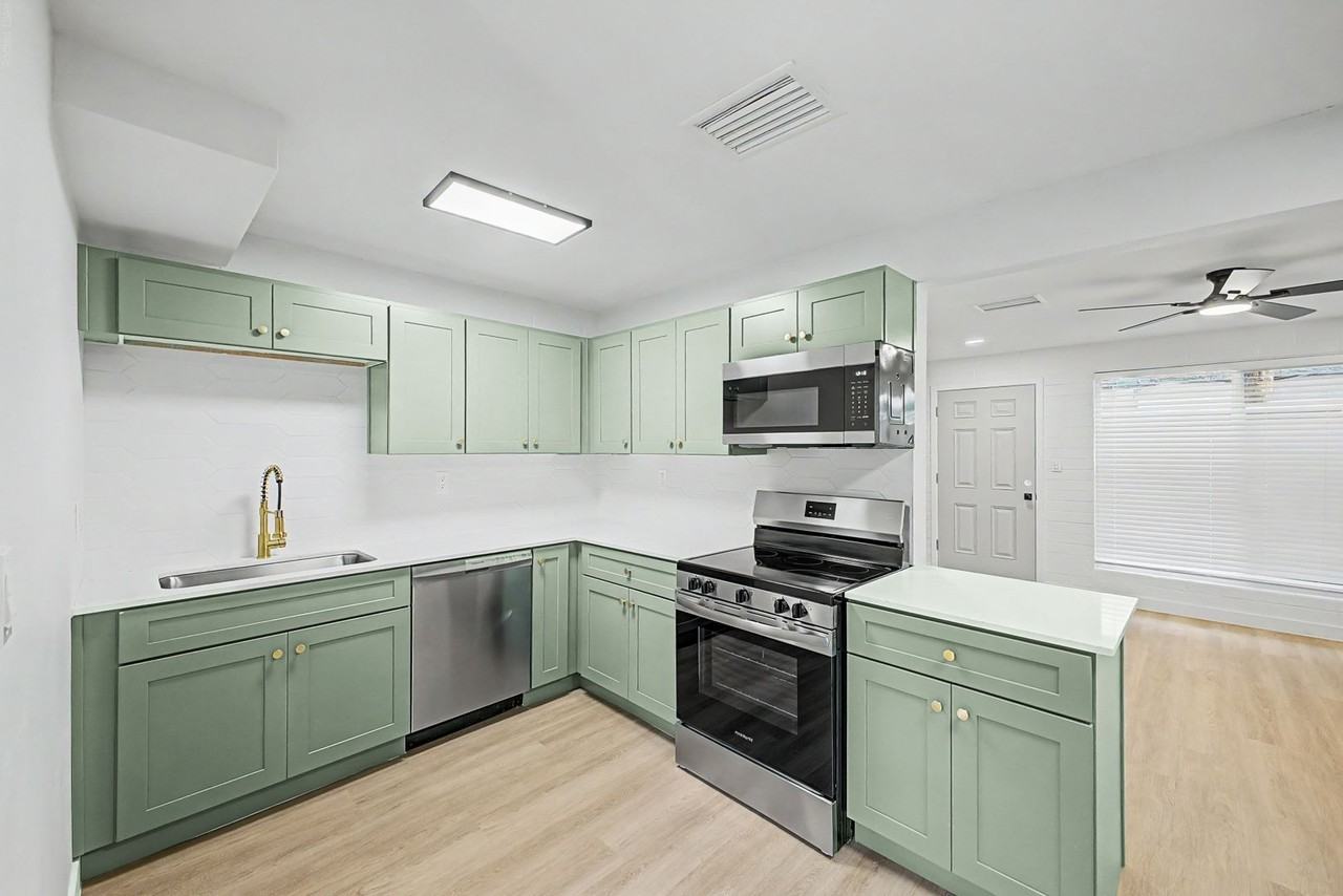 1804 E Concorda Dr #18 - Photo 5 of 30