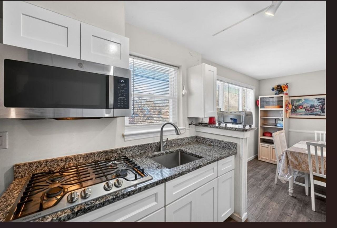 6212 87th Ave - Photo 4 of 17