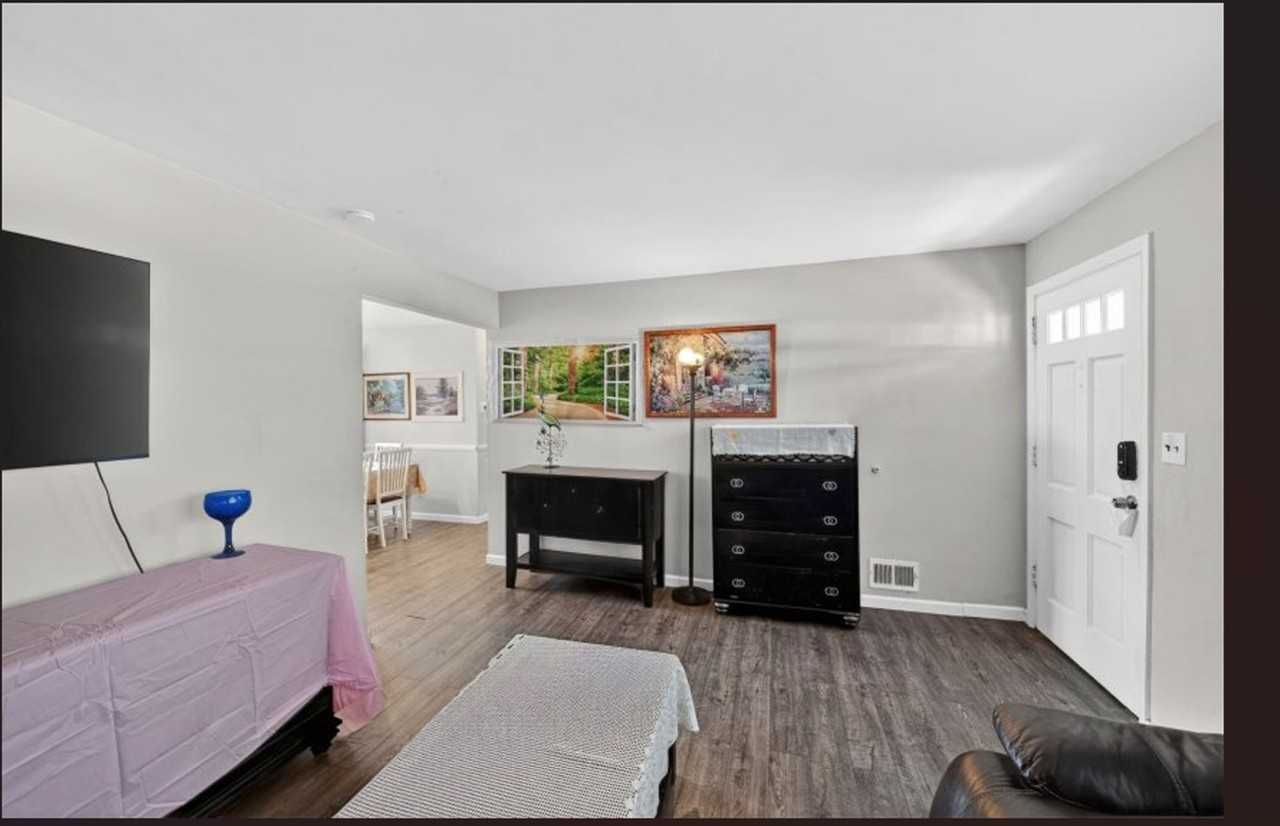 6212 87th Ave - Photo 6 of 17