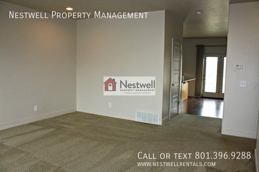 4631 W Daybreak Rim Way - Photo 4 of 32