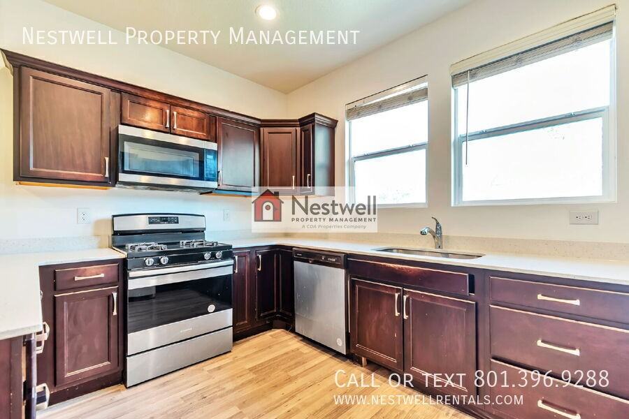 4328 W Watchmen Way - Photo 4 of 30