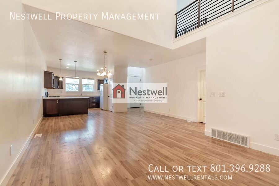 4328 W Watchmen Way - Photo 5 of 30