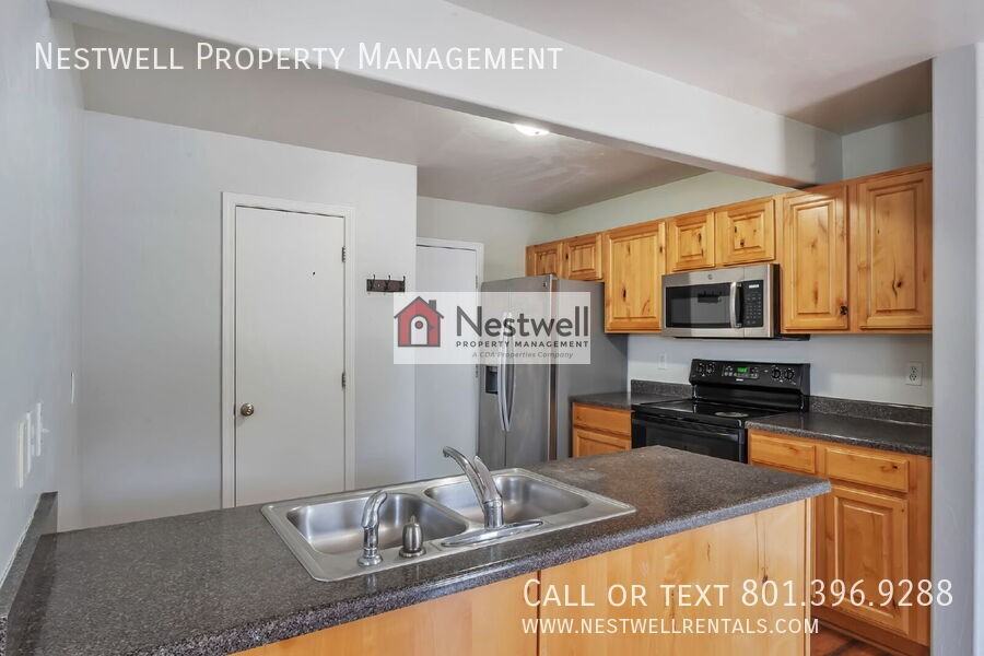 10881 S Pine Shadow Rd - Photo 2 of 29