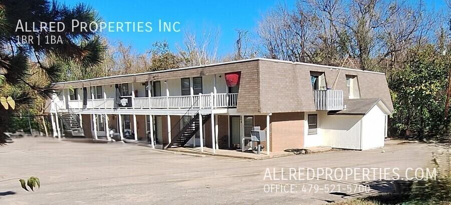 614 W Cleveland St #1 - Photo 2 of 9
