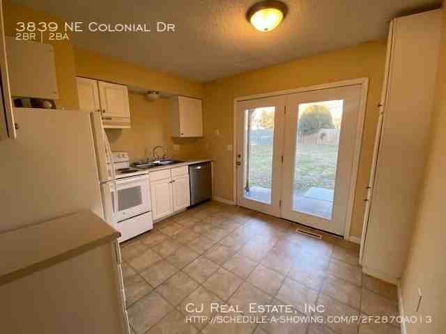 3839 Ne Colonial Dr - Photo 3 of 9