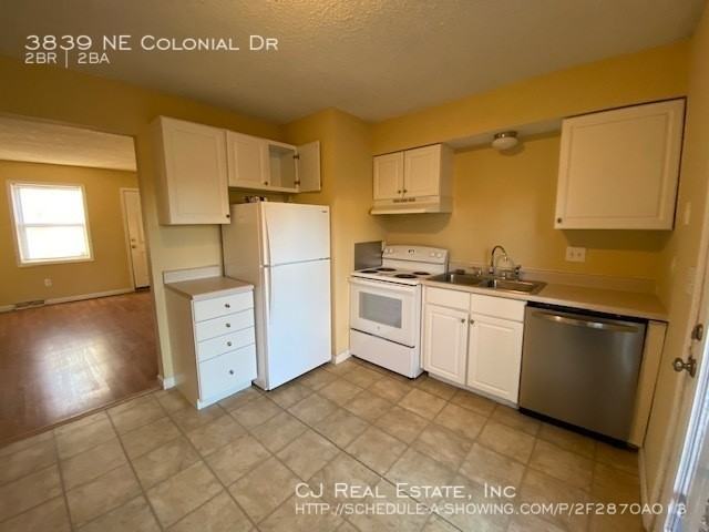 3839 Ne Colonial Dr - Photo 4 of 9