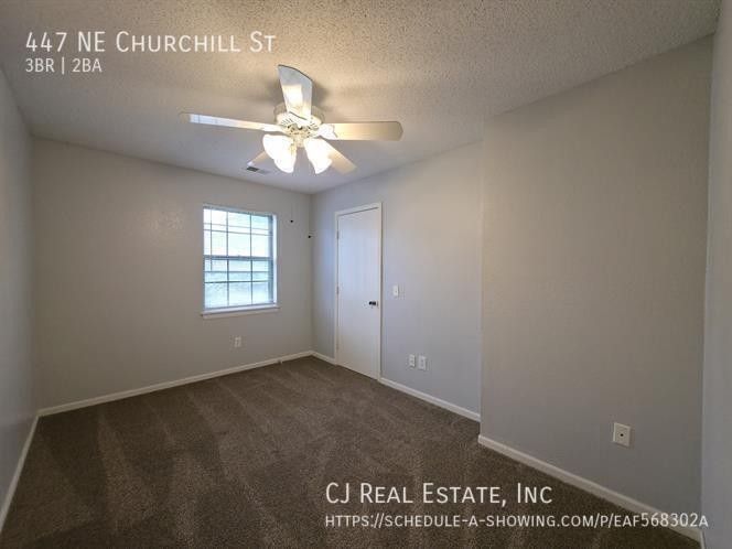 447 Ne Churchill St - Photo 7 of 11