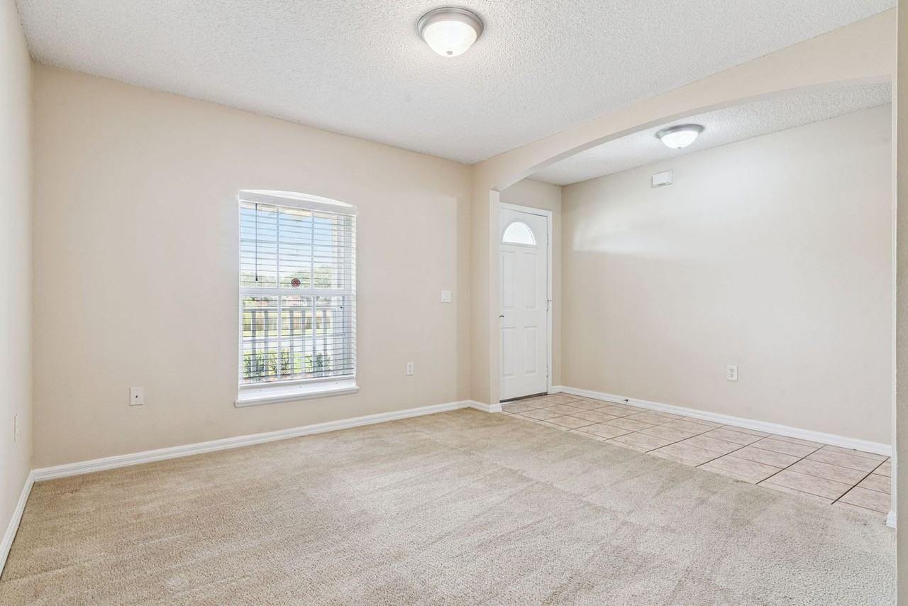 3308 Erskine Dr - Photo 3 of 17