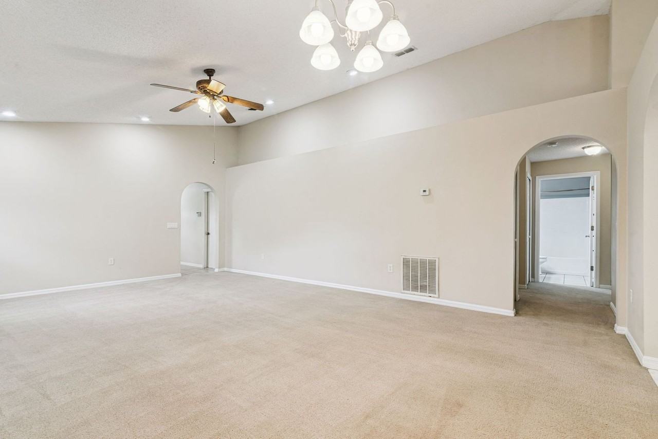 3308 Erskine Dr - Photo 6 of 17