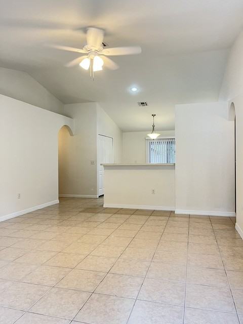 733 E Indiana Ave - Photo 5 of 17