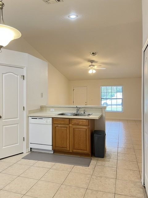 733 E Indiana Ave - Photo 7 of 17
