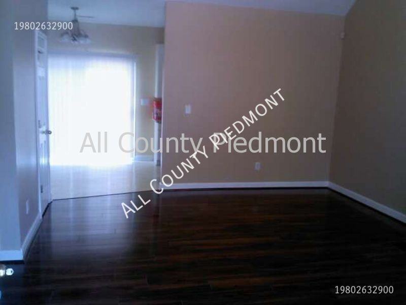 9819 Forest Run Ln - Photo 3 of 9