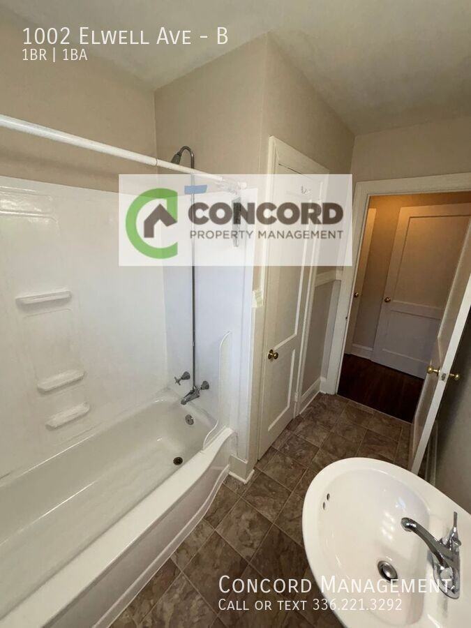 1002 Elwell Ave #B - Photo 7 of 13