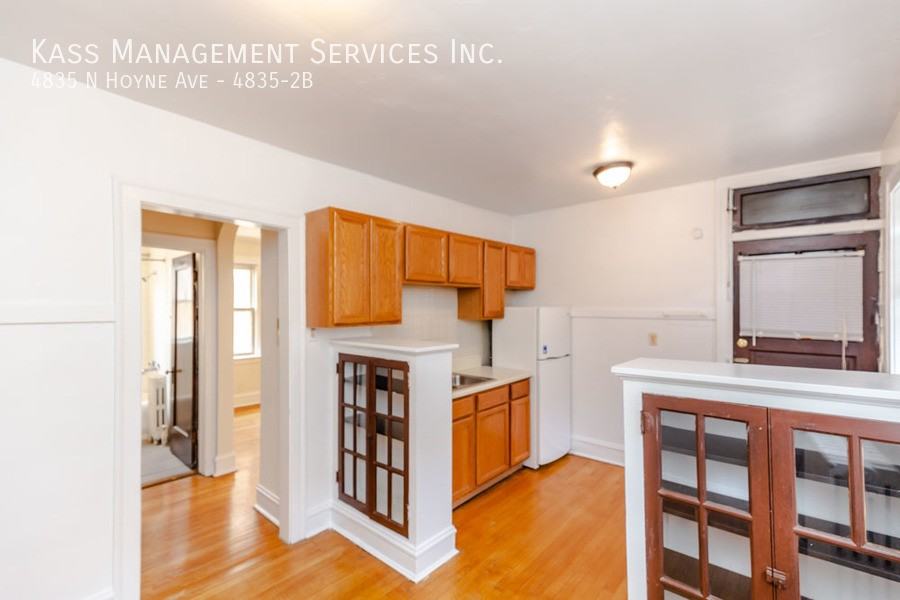 4835 N Hoyne Ave #4835-2B - Photo 3 of 9