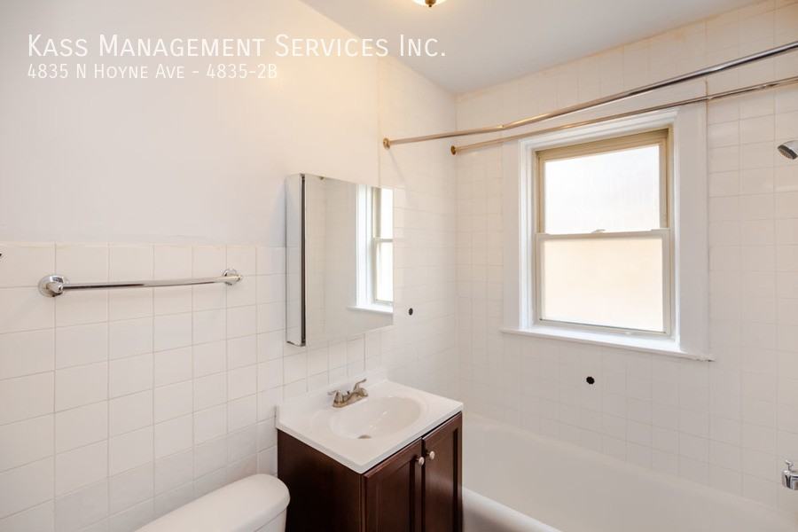 4835 N Hoyne Ave #4835-2B - Photo 6 of 9