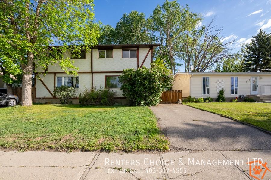 634 54 Ave W - Photo 2 of 17