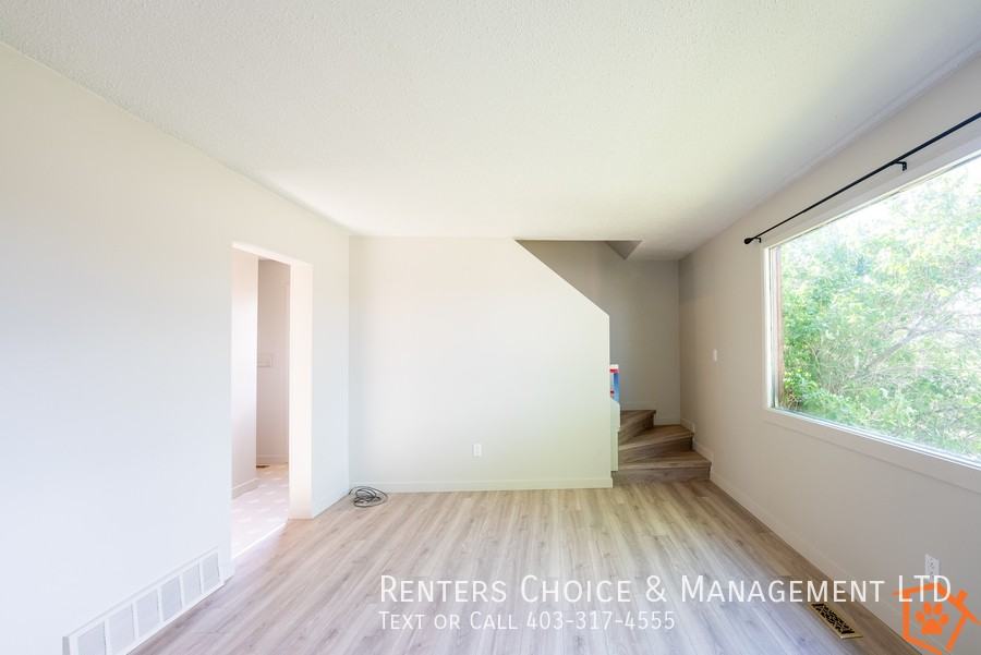634 54 Ave W - Photo 5 of 17