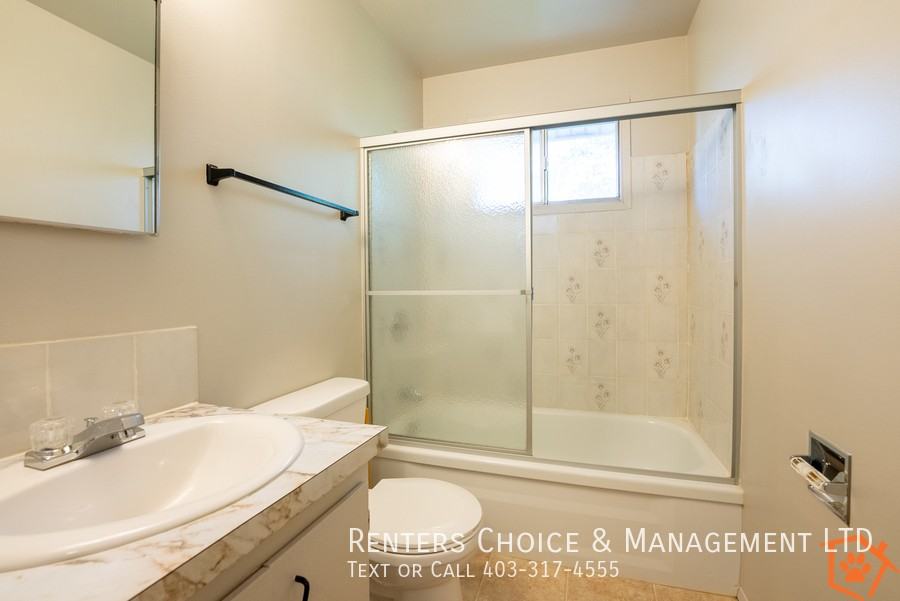 634 54 Ave W - Photo 6 of 17
