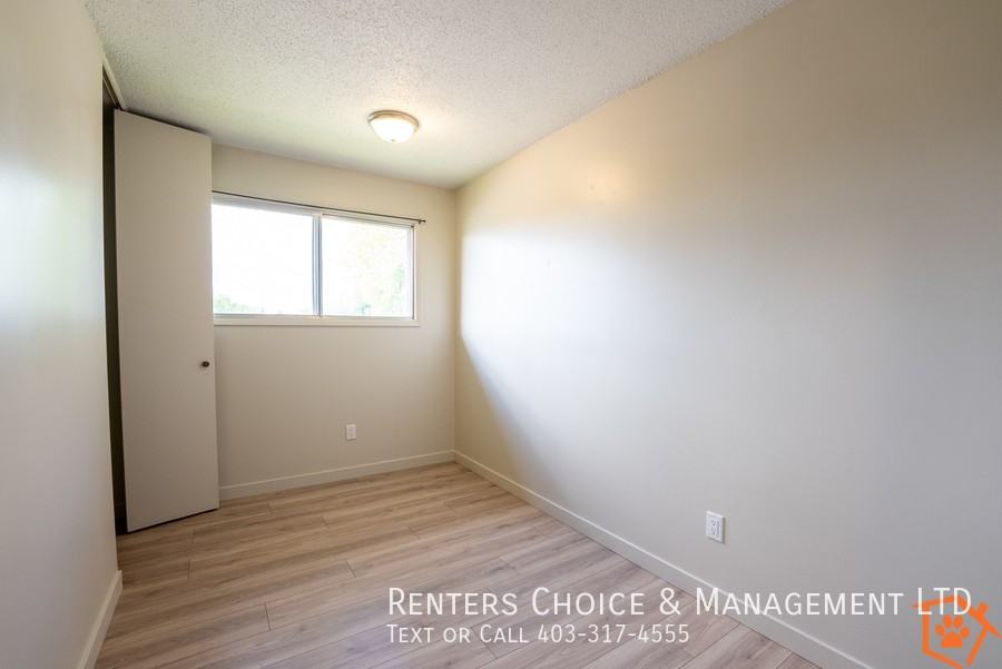 634 54 Ave W - Photo 7 of 17