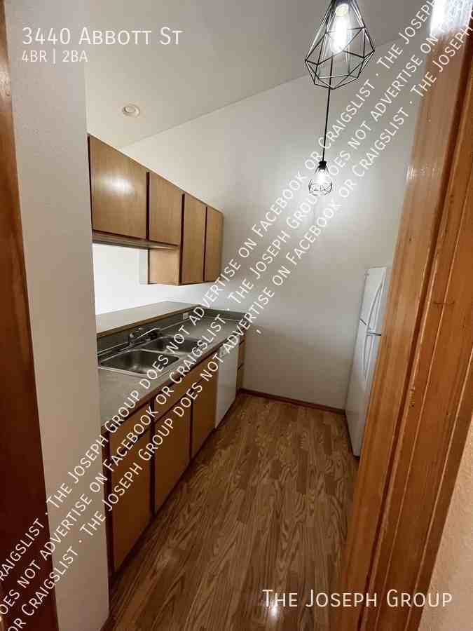 3440 Abbott St - Photo 7 of 20