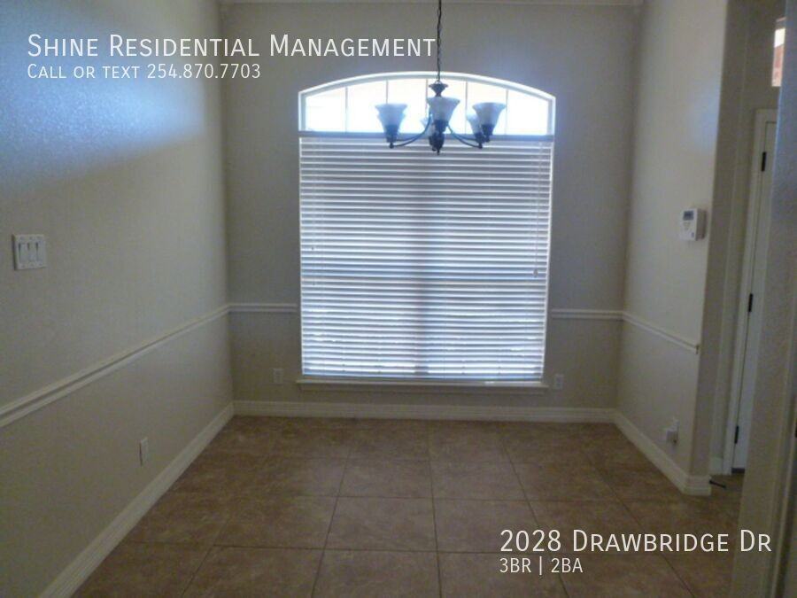 2028 Drawbridge Dr - Photo 4 of 18