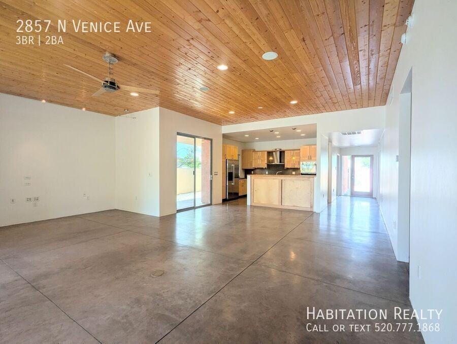 2857 N Venice Ave - Photo 5 of 20