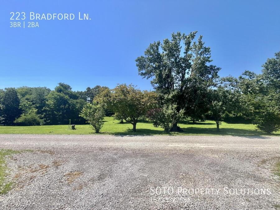 223 Bradford Ln - Photo 5 of 50