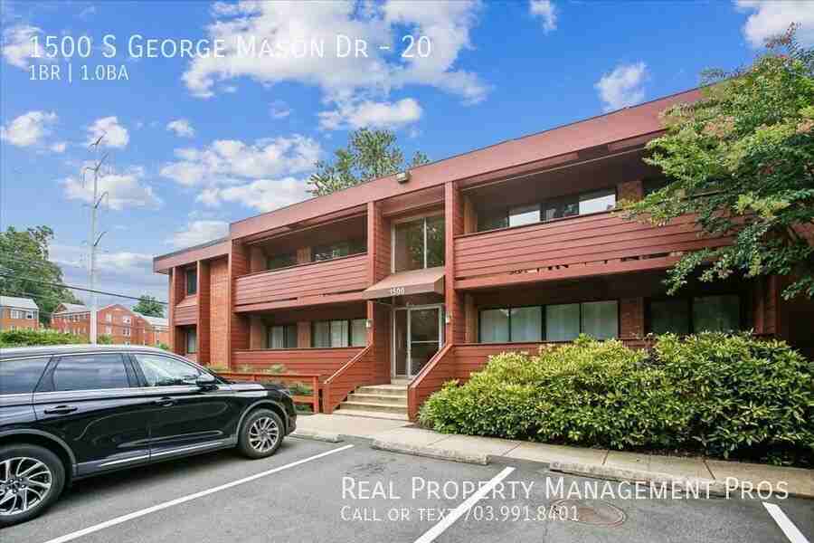 1500 S George Mason Dr #20