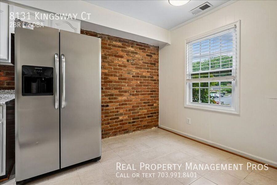 8131 Kingsway Ct - Photo 5 of 28