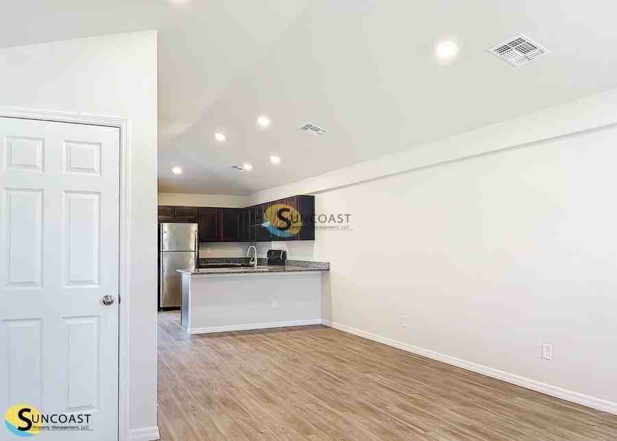 12112 Henley Ave - Photo 4 of 21