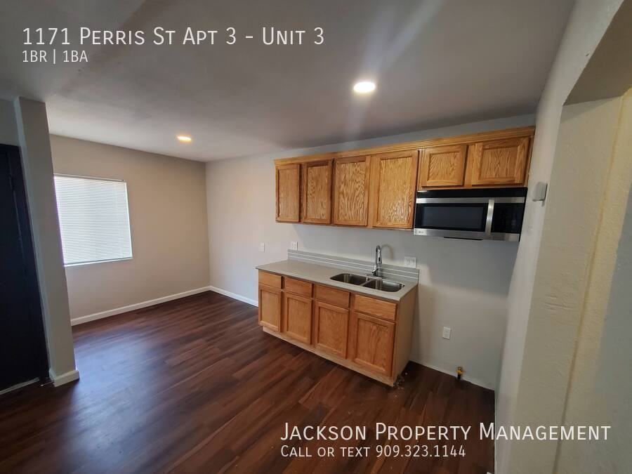1171 Perris St Apt 3 #3 - Photo 3 of 18