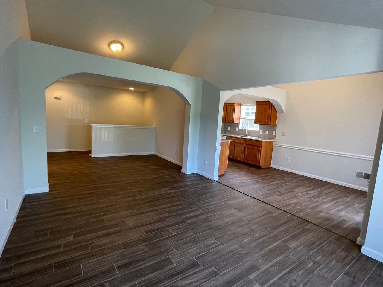8170 W Annsbury Cir - Photo 5 of 39