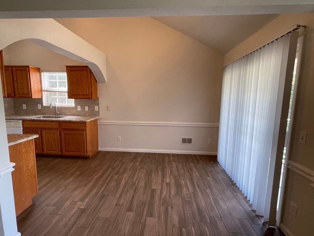 8170 W Annsbury Cir - Photo 6 of 39