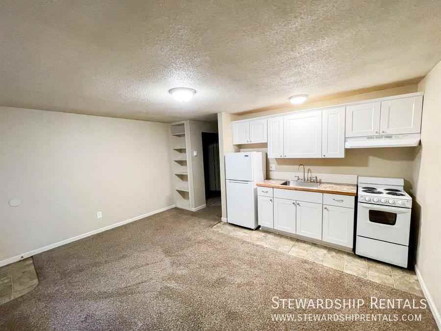 500 Monroe St #4 - Photo 2 of 11