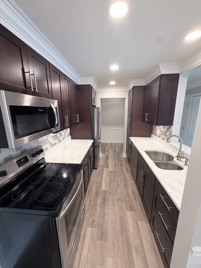 907 Curtiss St #406