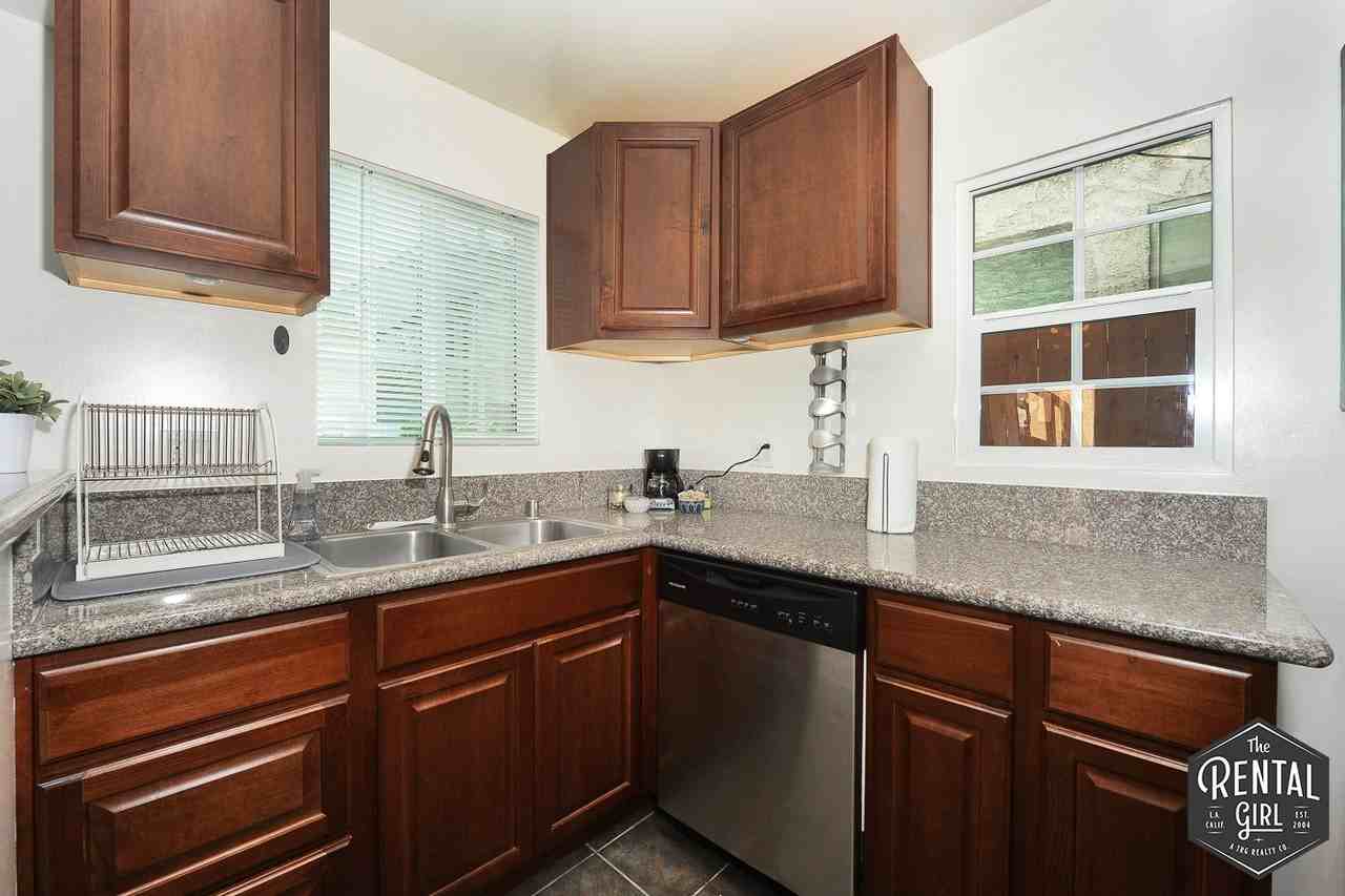 2400 Pacific Ave #6 - Photo 5 of 20
