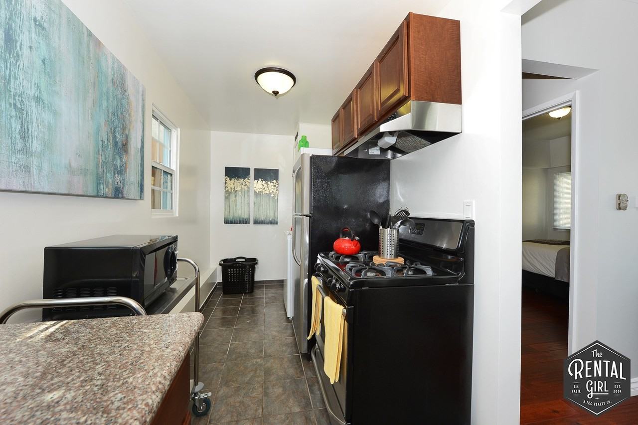 2400 Pacific Ave #6 - Photo 7 of 20