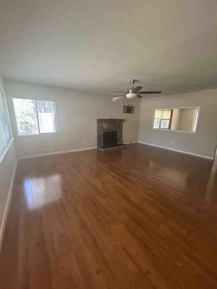 3013 Roman Ct - Photo 4 of 24