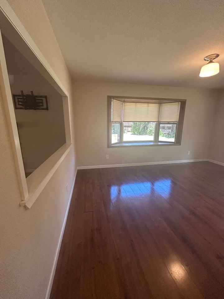 3013 Roman Ct - Photo 6 of 24