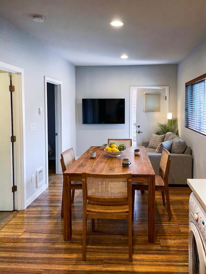 6408 Phinney - Photo 7 of 50