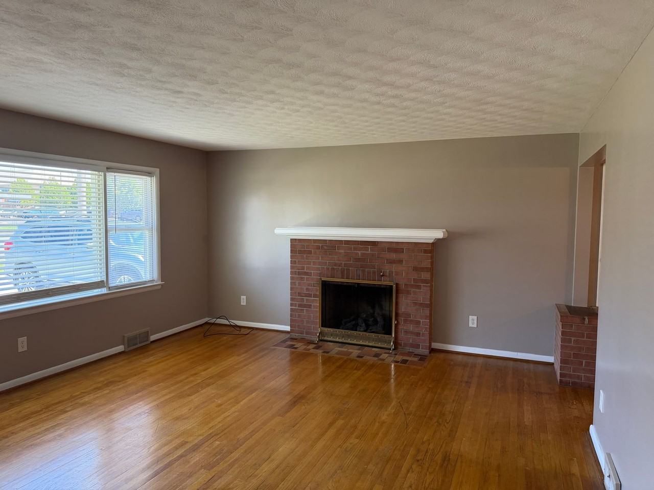 1862 Powder Mill Rd - Photo 2 of 32