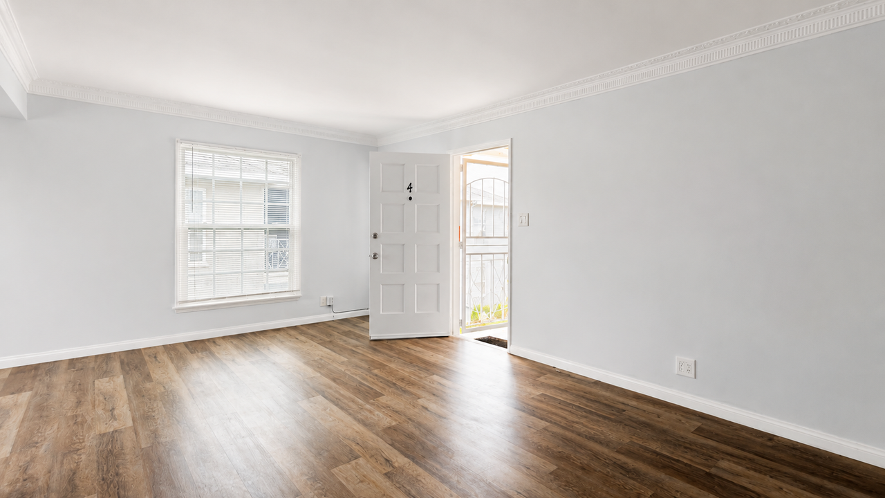 5913 Overhill Dr #4 - Photo 4 of 20