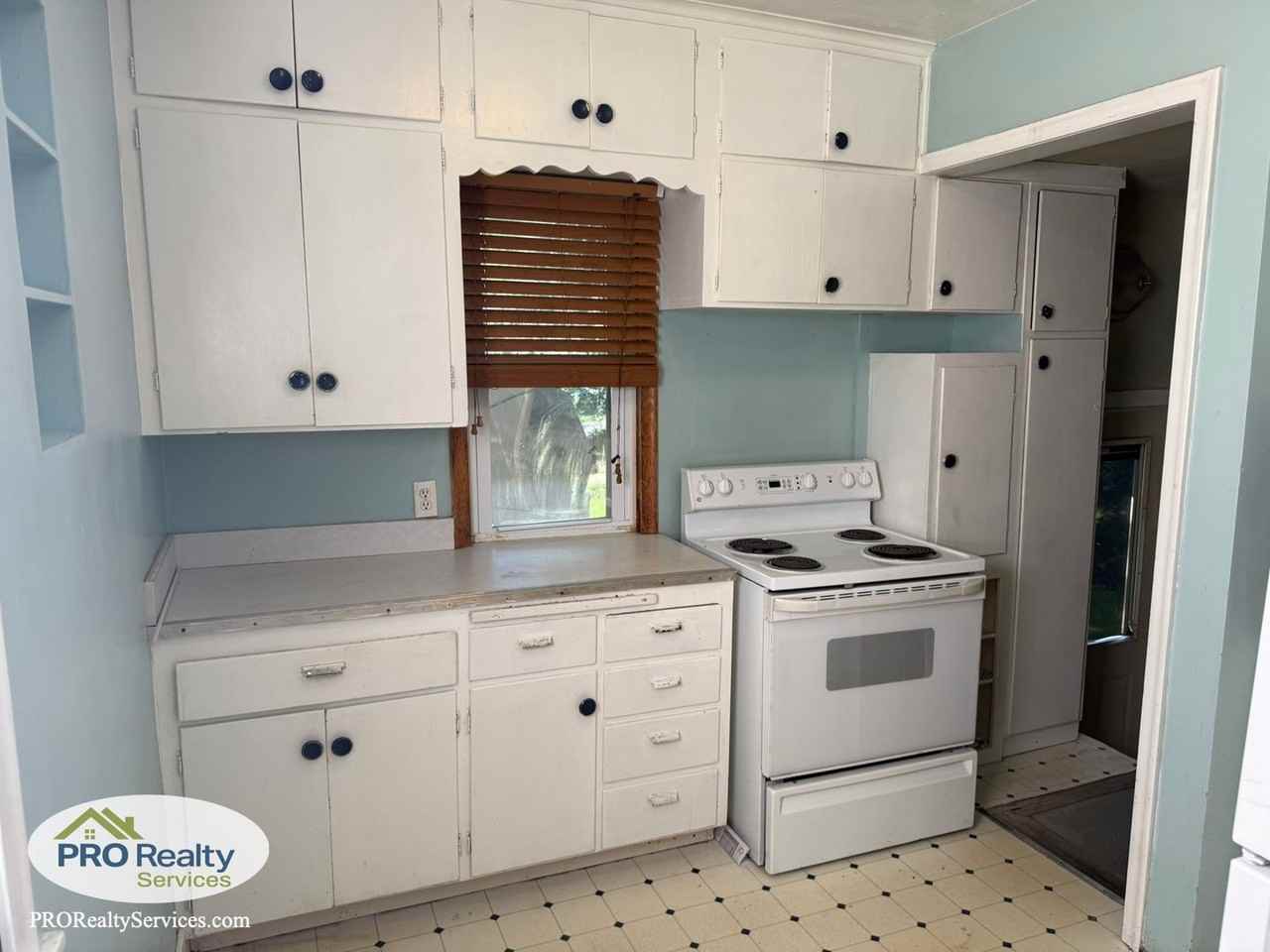 1306 Lafond Ave - Photo 5 of 22