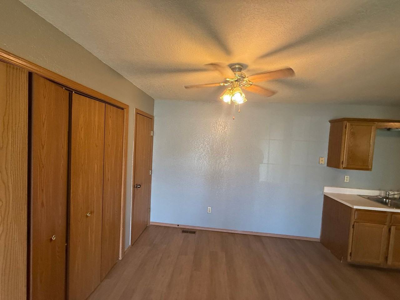 2862 S Meadowbrook Ave #10 - Photo 4 of 15
