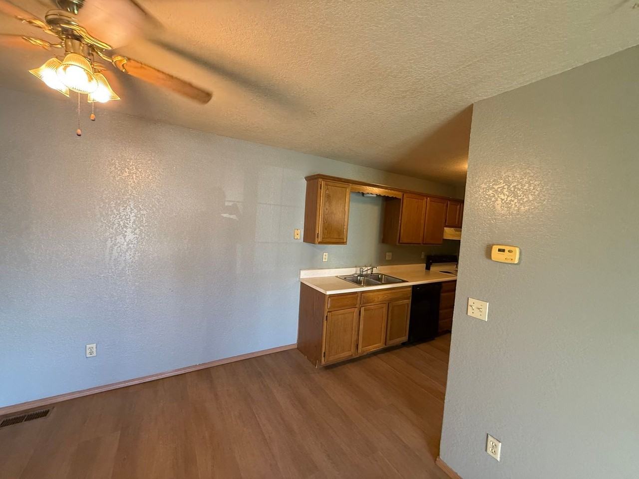 2862 S Meadowbrook Ave #10 - Photo 5 of 15
