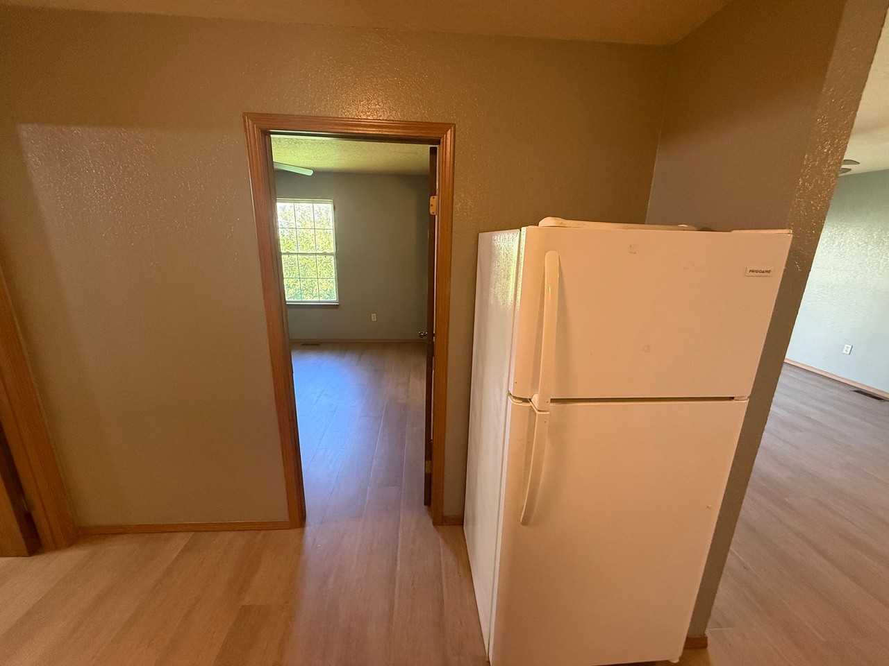 2862 S Meadowbrook Ave #10 - Photo 7 of 15
