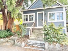 featured image of 122 Ne Beech St