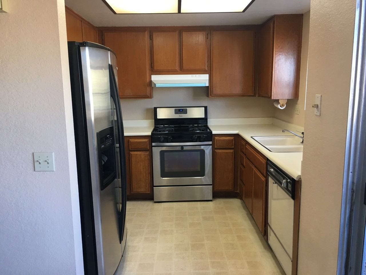 2030 S Bon View Ave #D - Photo 3 of 23